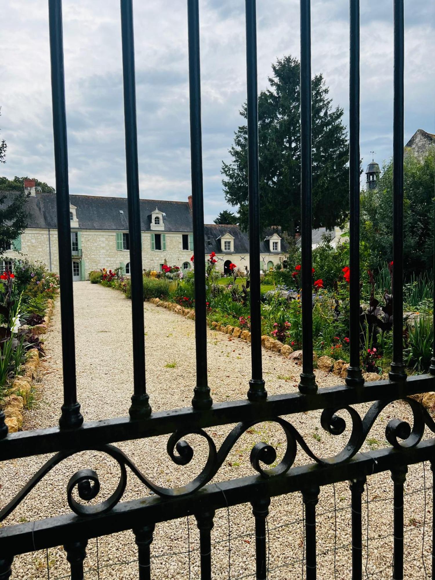 Chateau De La Thibaudiere Bois Savary - Chambre Familiale Du Roi Allonnes  ภายนอก รูปภาพ